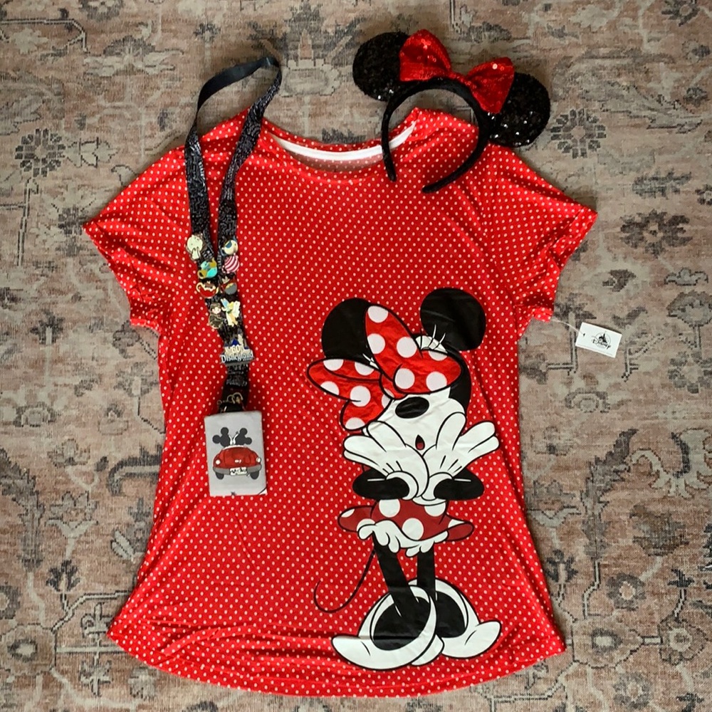 ✨DISNEY PARKS SHIRT✨NEW✨